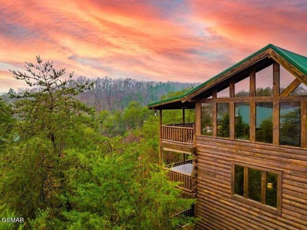 1409 Zachary Thomas Lane, Sevierville, TN 37876