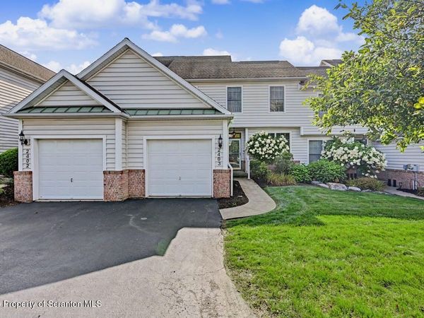 2403 Browning Close , Moosic, PA 18507