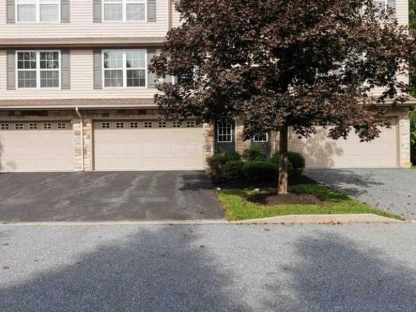 9089 JOYCE LANE, HUMMELSTOWN, PA 17036
