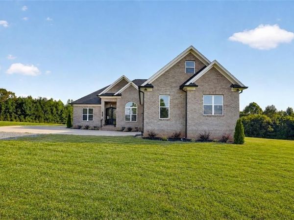 5838 Chrismon Road , Browns Summit, NC 27214