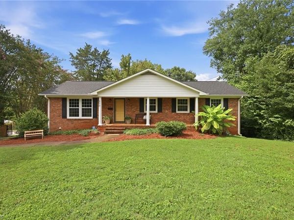 2772 Edinberg Drive , Winston-Salem, NC 27103