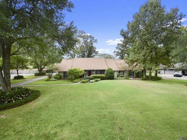 17631 Creek Hollow Rd, Saint George, LA 70817