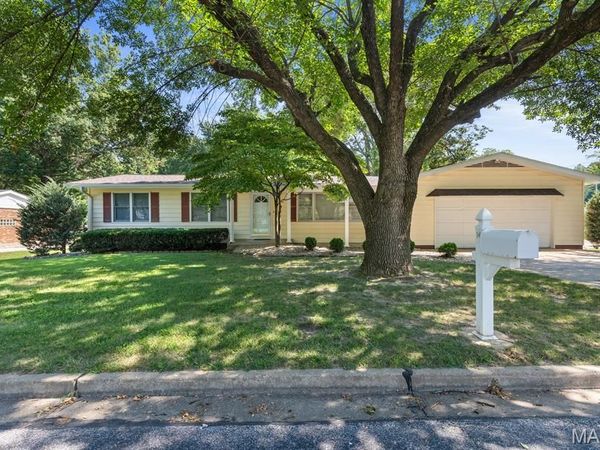 14 Connie Drive, St Charles, MO 63301