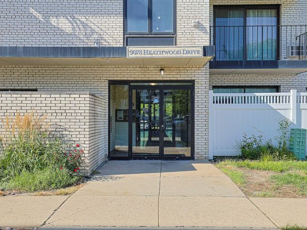 9078 Heathwood Drive , Unit 2B, Niles, IL 60714