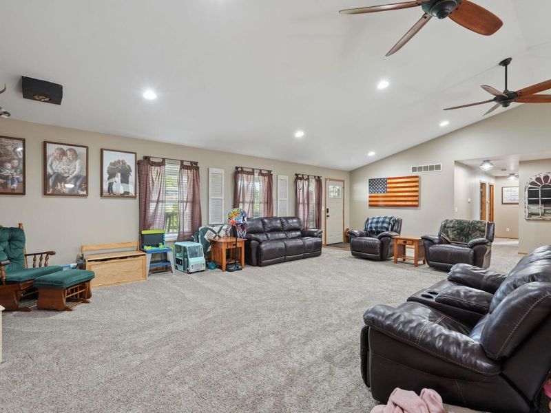 9133 Greeno Street SW, Stoutsville, OH 43154 Photo 9