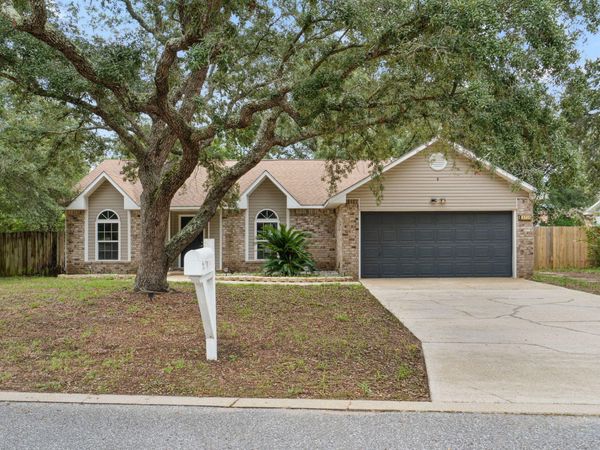 2738 Beacon Court, Navarre, FL 32566