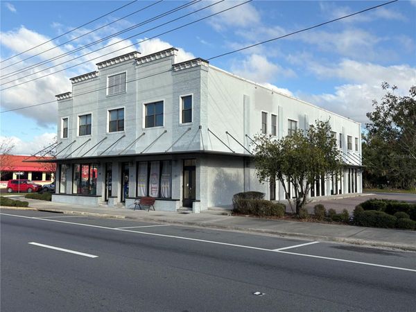 80 N CENTRAL AVENUE , UMATILLA, FL 32784