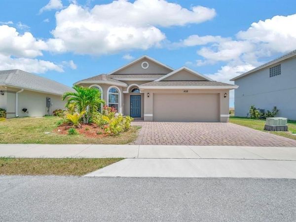 408 SEAFOAM Circle, Fort Pierce, FL 34945