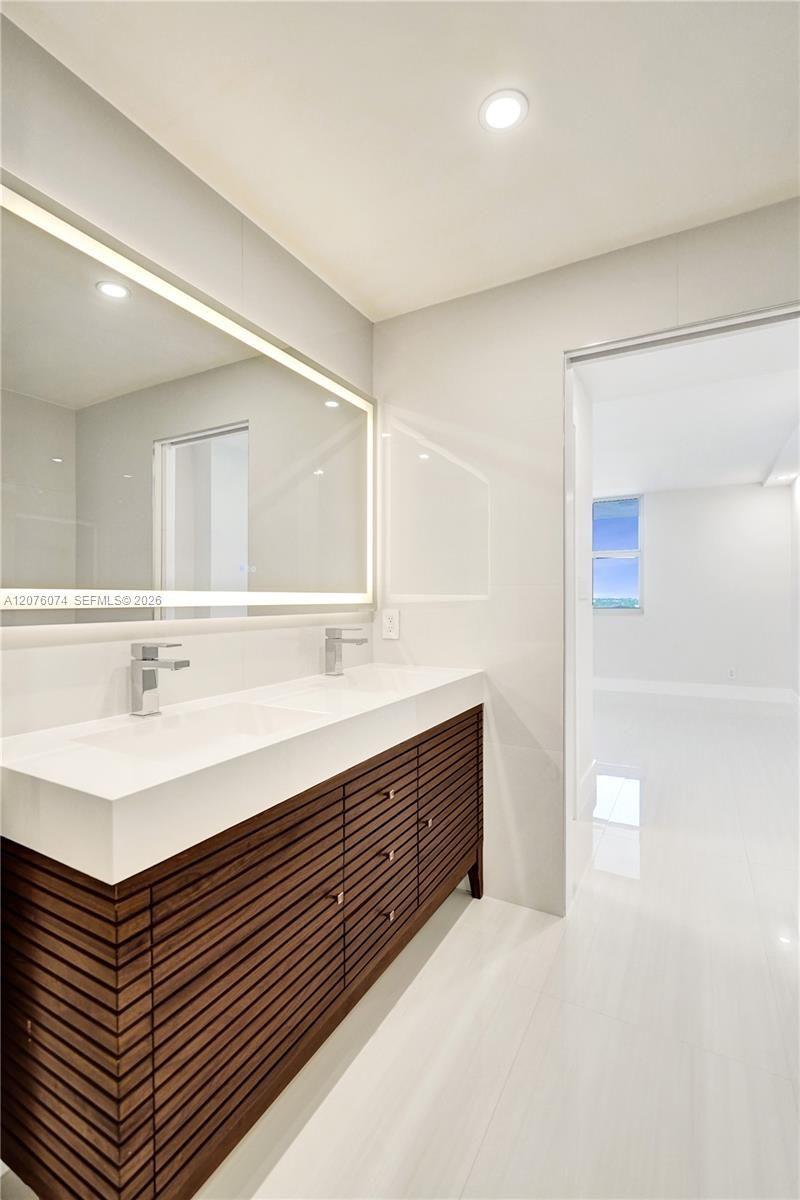 1400 S Ocean Dr , Unit 1205, Hollywood, FL 33019 Photo