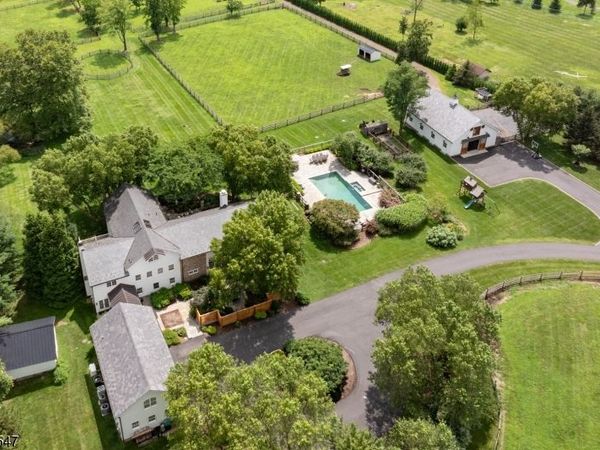 152 Harbourton Woodsville, Hopewell, NJ 08530