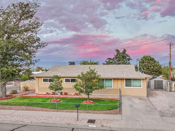 1502 Delgado Drive SW, Albuquerque, NM 87121
