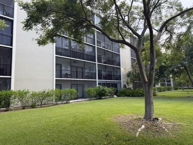 2209 S Cypress Bend Drive, Unit 104, Pompano Beach, FL 33069 Photo