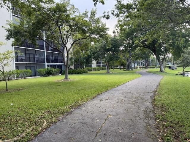 2209 S Cypress Bend Drive, Unit 104, Pompano Beach, FL 33069 Photo