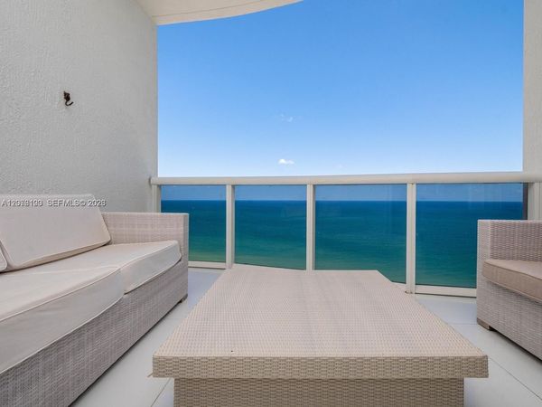 15901 Collins Ave, Unit 2504, Sunny Isles Beach, FL 33160