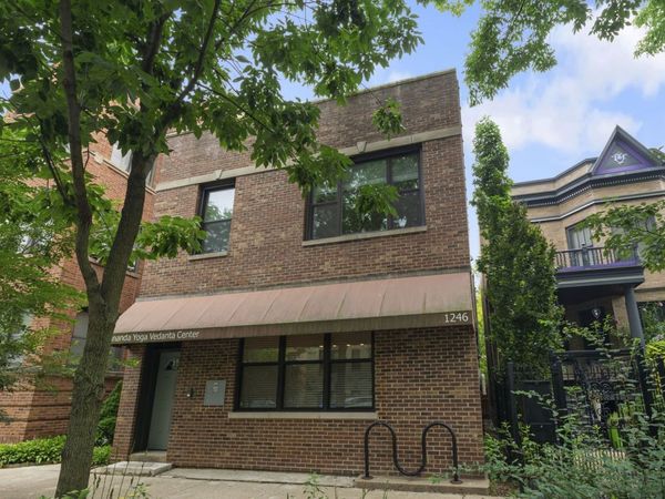 1246 W Bryn Mawr Avenue, Unit 1, Chicago, IL 60660