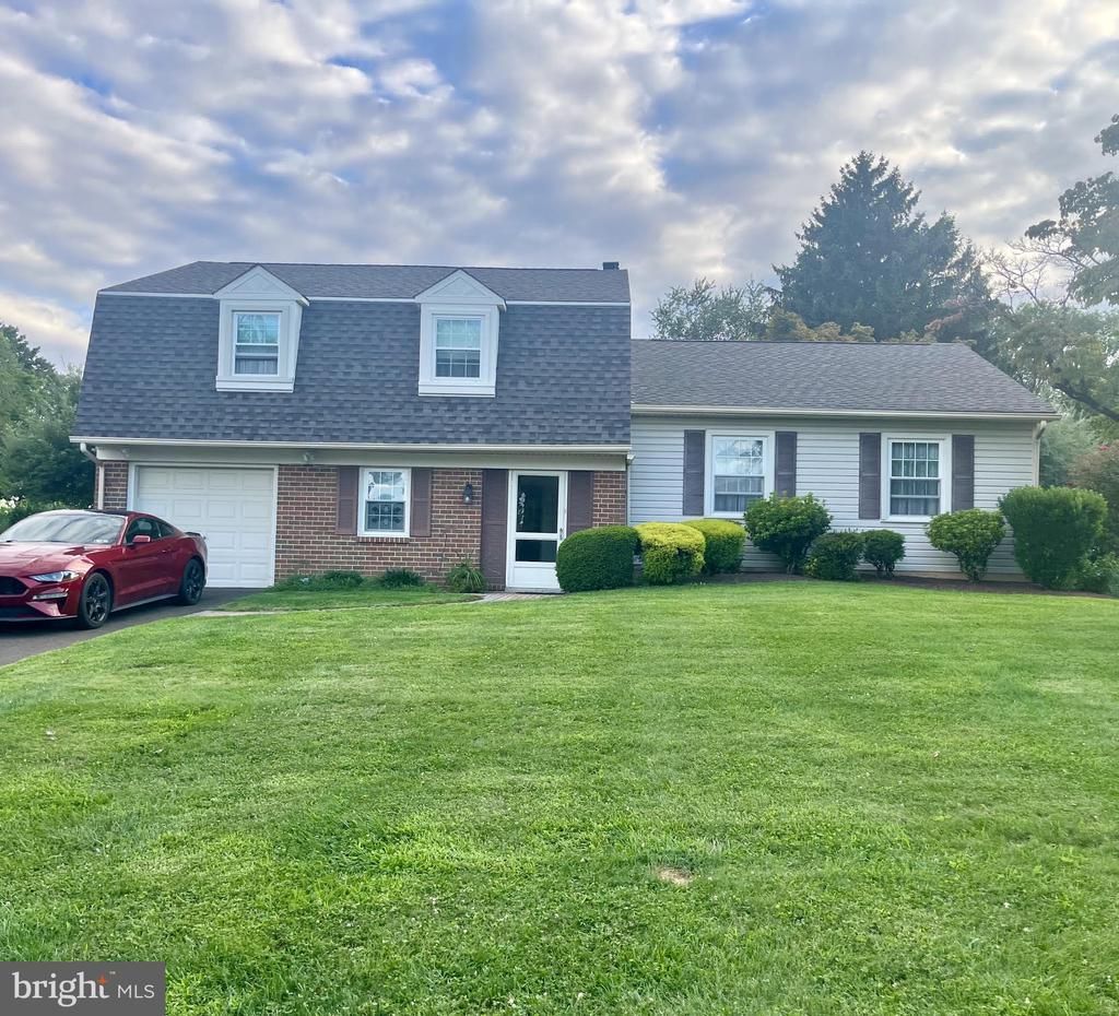 83 SCHOOL HOUSE ROAD, SOUTHAMPTON, PA 18966