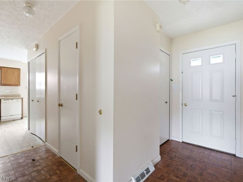 2980 Walter Road, Westlake, OH 44145 Photo 3