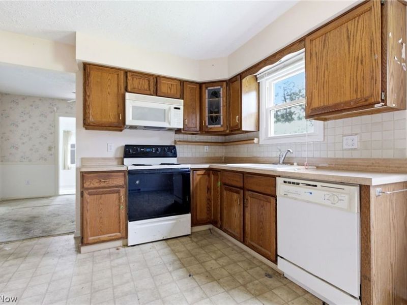 2980 Walter Road, Westlake, OH 44145 Photo 8