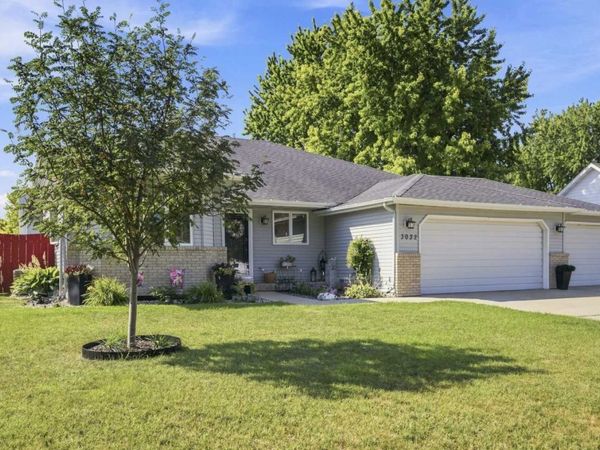 3032 37th Avenue S, Fargo, ND 58104