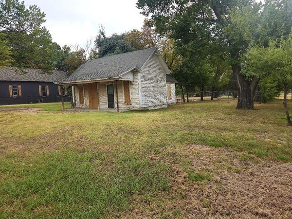 200 S Main Street , Joshua, TX 76058