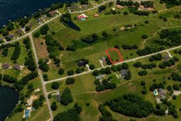 1133 Tennis Lane photo 4