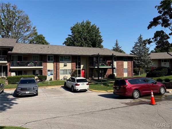 10011 Echoridge Lane , Unit G, Mehlville, MO 63125