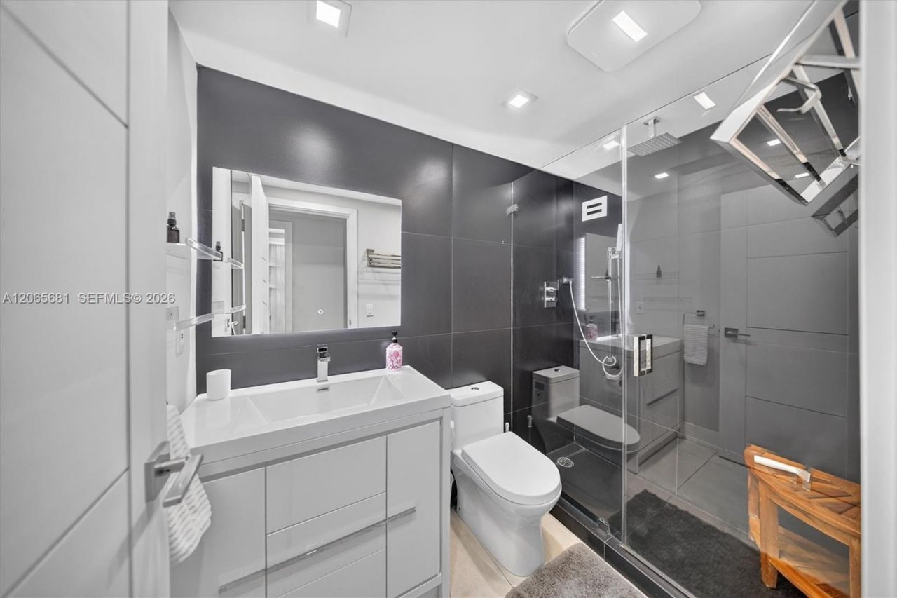 10185 Collins Ave , Unit 1223, Bal Harbour, FL 33154 Photo