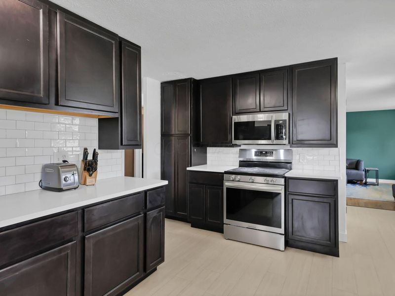 6075 Burnley Square E, Columbus, OH 43229 Photo 10