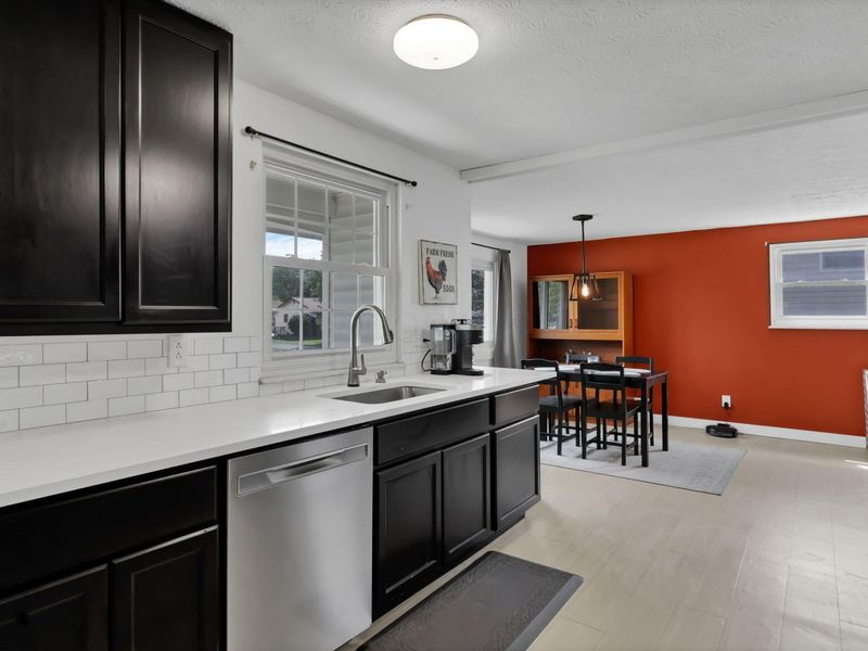 6075 Burnley Square E, Columbus, OH 43229 Photo 12