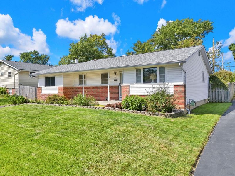 6075 Burnley Square E, Columbus, OH 43229 Photo 3