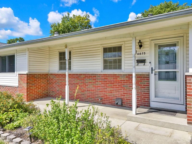 6075 Burnley Square E, Columbus, OH 43229 Photo 4