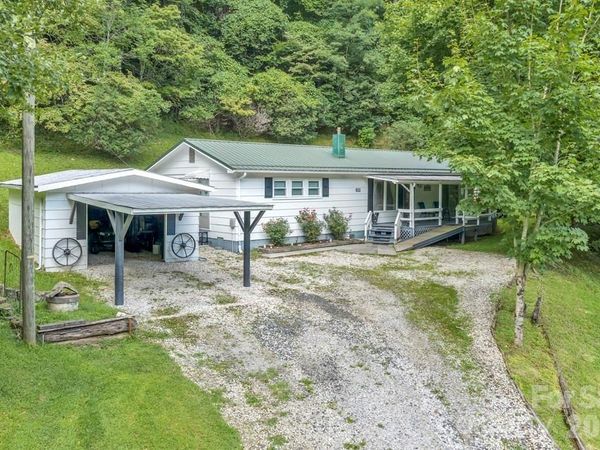 2850 Henson Creek Road , Newland, NC 28657