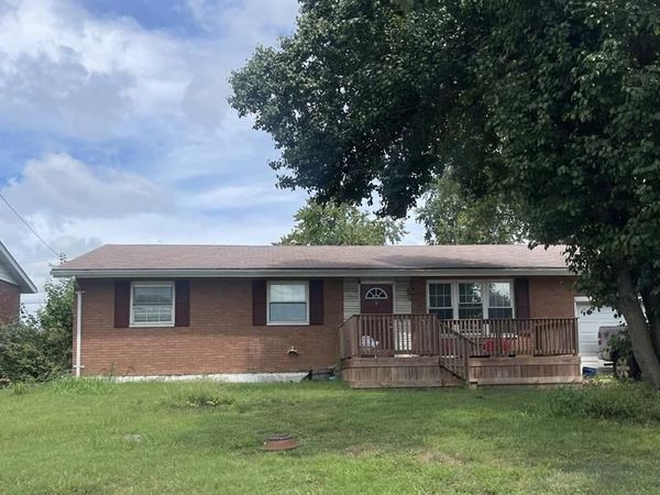 15 Fontainebleau Drive , Granite City, IL 62040