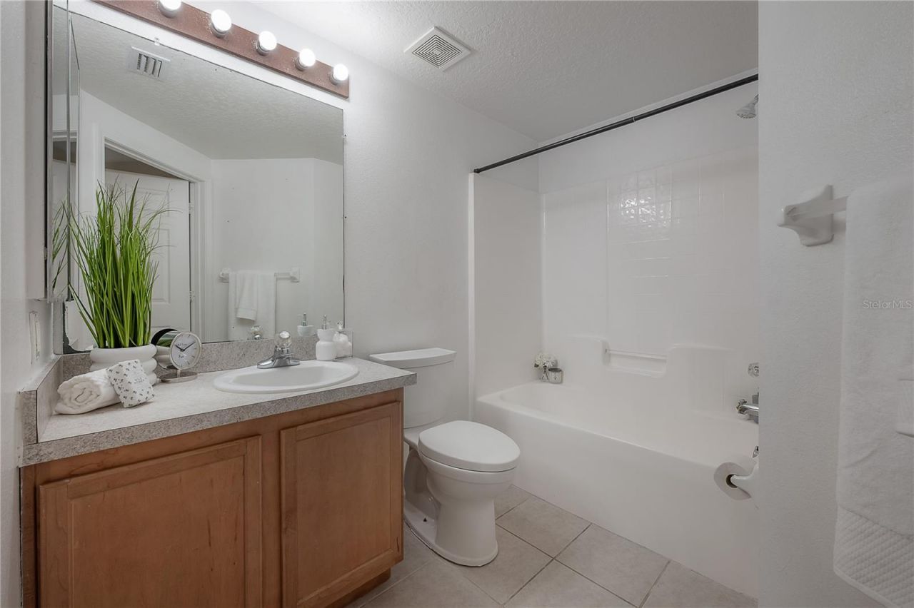 9619 Lakedale Way , Unit 102, Riverview, FL 33578 Photo
