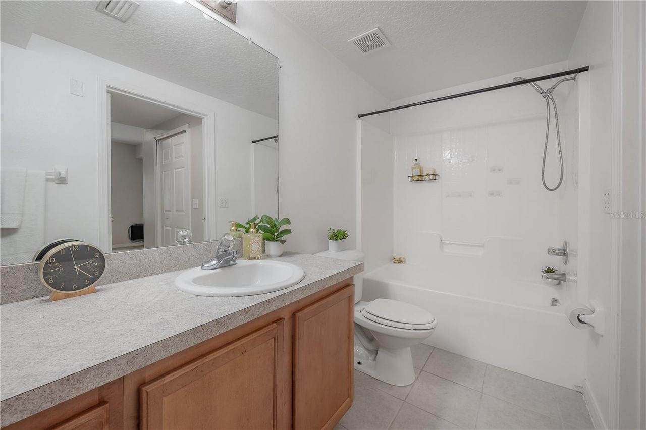 9619 Lakedale Way , Unit 102, Riverview, FL 33578 Photo