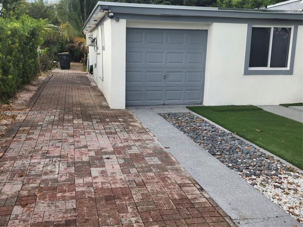 North Miami, FL 33168