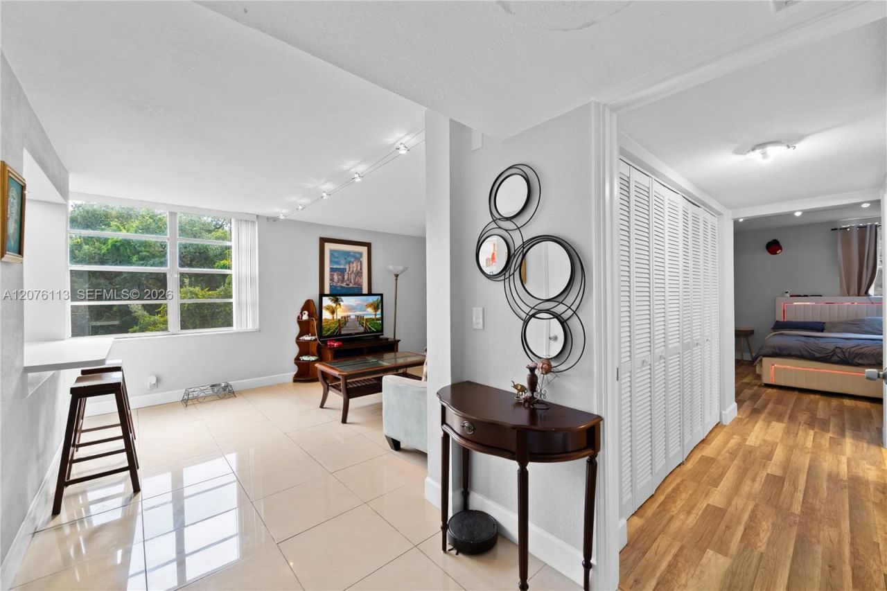 9400 Live Oak Pl , Unit 305, Davie, FL 33324 Photo