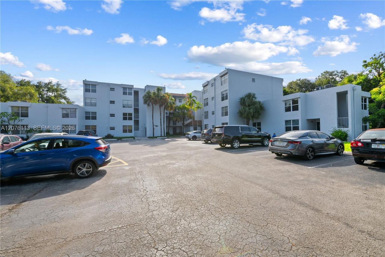 9400 Live Oak Pl , Unit 305, Davie, FL 33324 Photo