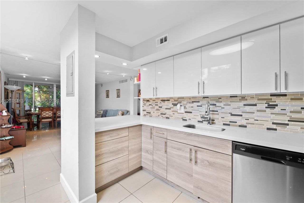 9400 Live Oak Pl , Unit 305, Davie, FL 33324 Photo