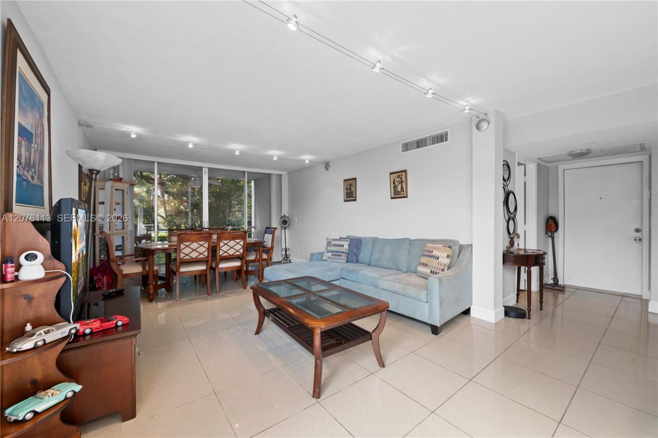 9400 Live Oak Pl , Unit 305, Davie, FL 33324 Photo