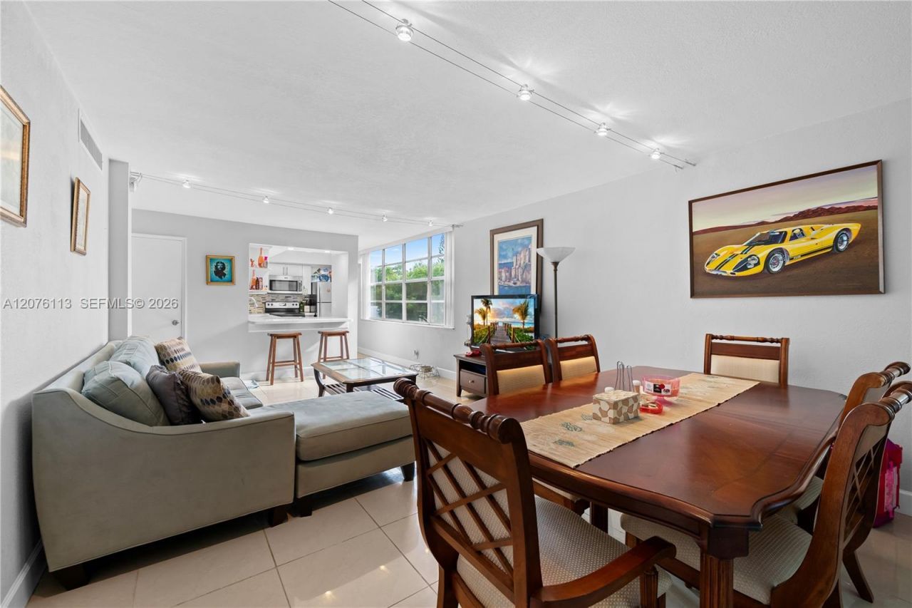 9400 Live Oak Pl , Unit 305, Davie, FL 33324 Photo