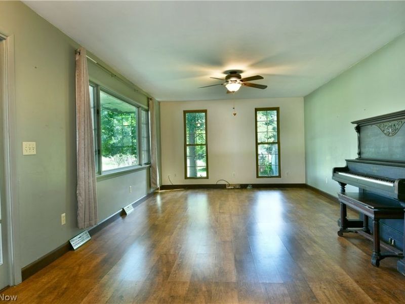 6681 Lakeview Drive, Kinsman, OH 44428 Photo 10