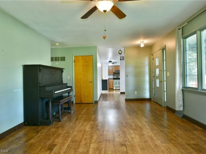 6681 Lakeview Drive, Kinsman, OH 44428 Photo 11