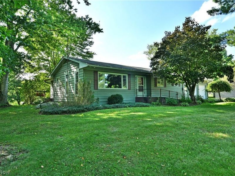 6681 Lakeview Drive, Kinsman, OH 44428 Photo 2