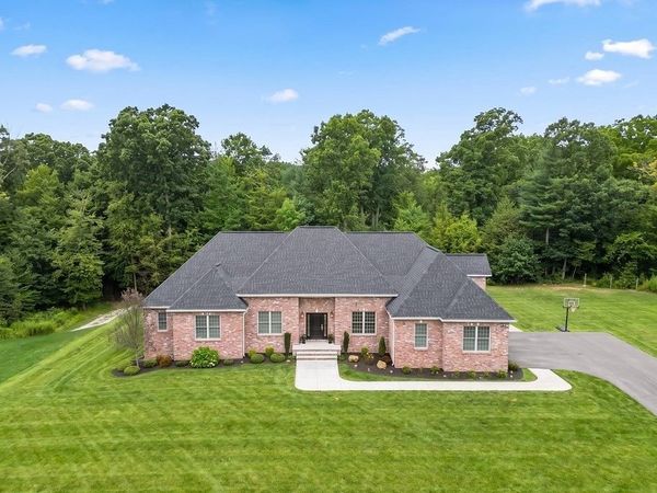 13 Bella Vista Drive, East Longmeadow, MA 01028