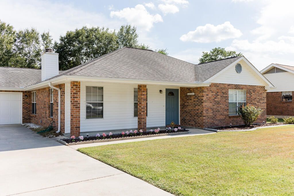 420 Country Club Dr., Picayune, MS 39466 Main Photo