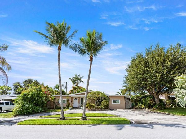 916 W DUVAL Street, Lantana, FL 33462