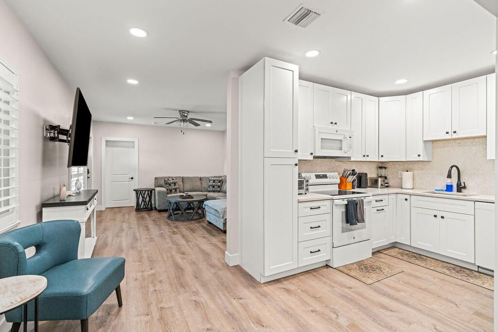 916 W Duval Street, Lantana, FL 33462 Photo