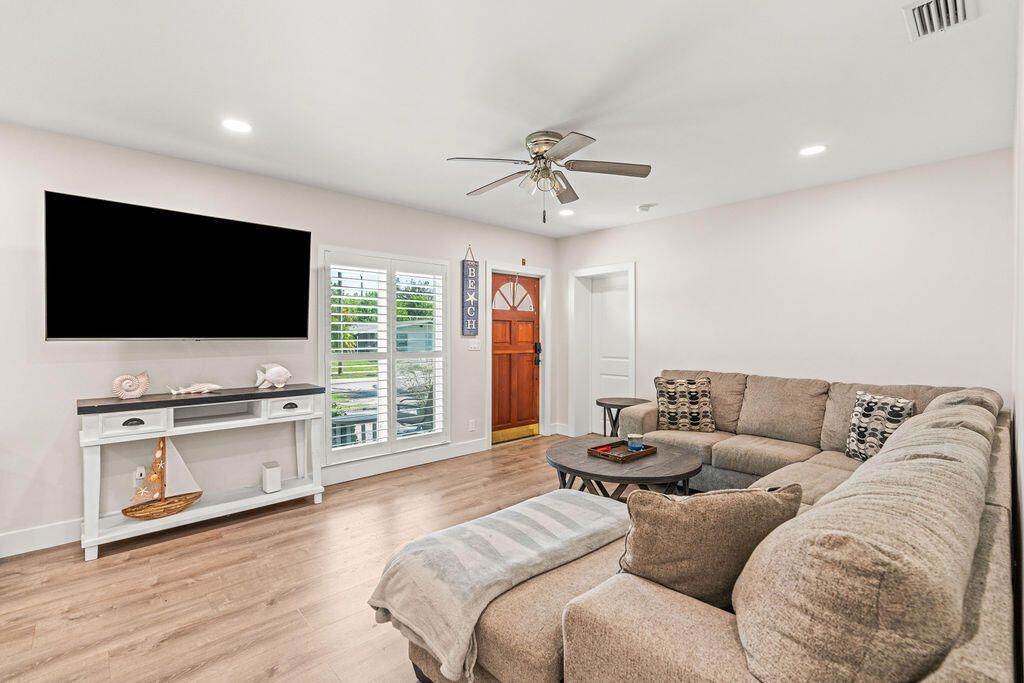 916 W Duval Street, Lantana, FL 33462 Photo