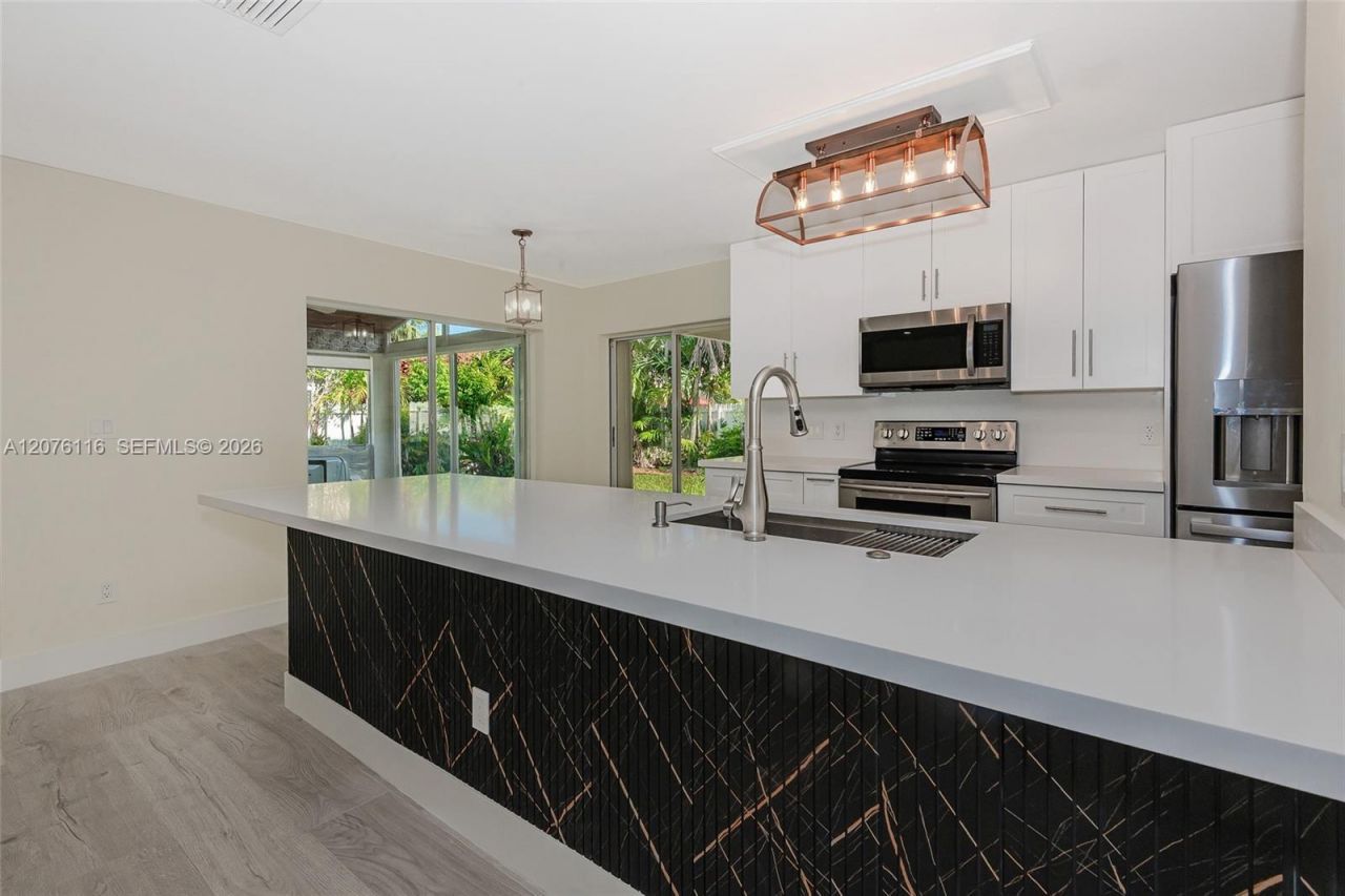 1984 NW 179th Ave, Pembroke Pines, FL 33029 Photo